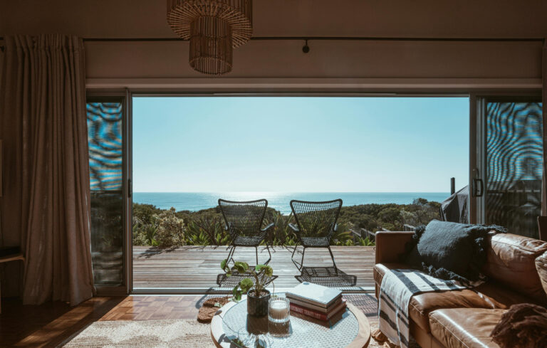 5 Tips Membuat Ruang Bersantai Semi Outdoor yang Menawan, Yuk Buat Segera!