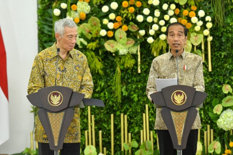 Presiden Jokowi dan PM Singapura Bahas Implementasi Perjanjian FIR hingga Investasi di IKN