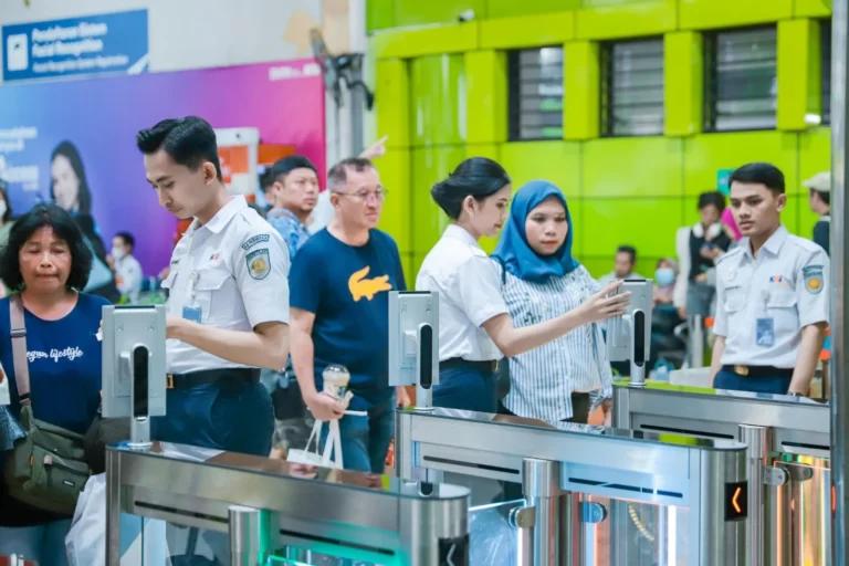 Volume Penumpang Kereta Api Naik 11 Persen pada Triwulan I 2024