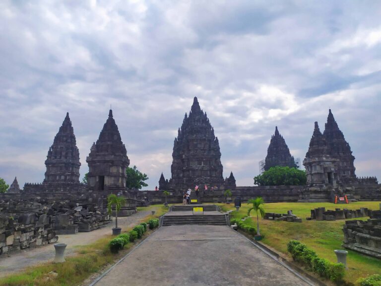 Nikmati Libur Panjang dengan Berwisata di Dekat Stasiun Kereta, Ini 5 Destinasinya