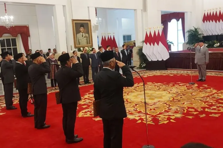 Presiden Prabowo Lantik Pimpinan dan Dewas KPK 2024-2029