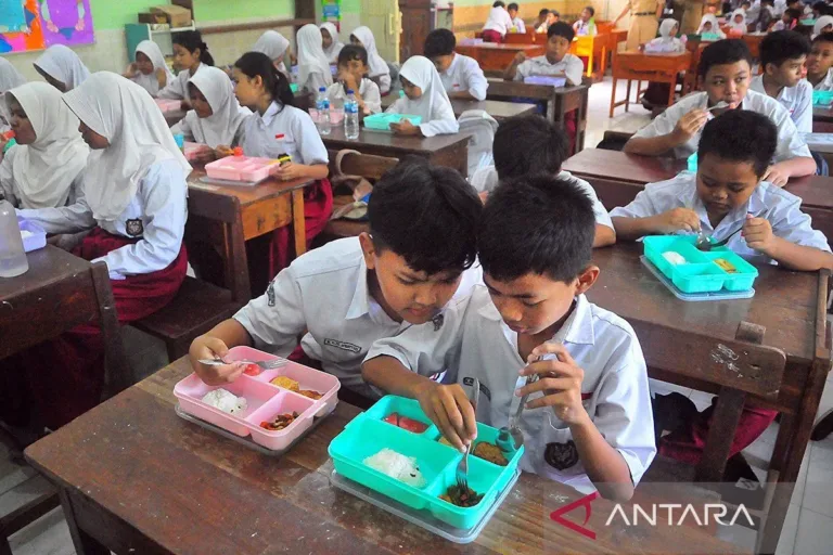 Program Makan Bergizi Gratis Dimulai Hari Ini